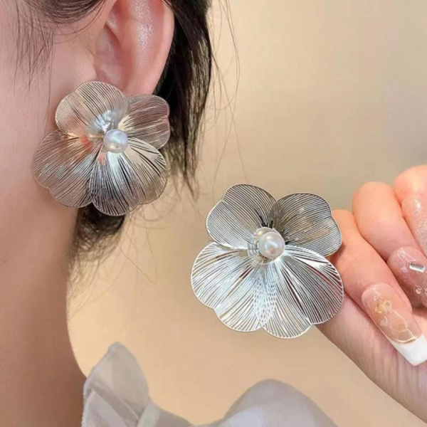 Elegant Bow & Zircon Circle Design Available In Golden And Silver Color