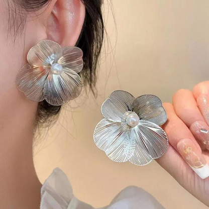Elegant Bow & Zircon Circle Design Available In Golden And Silver Color
